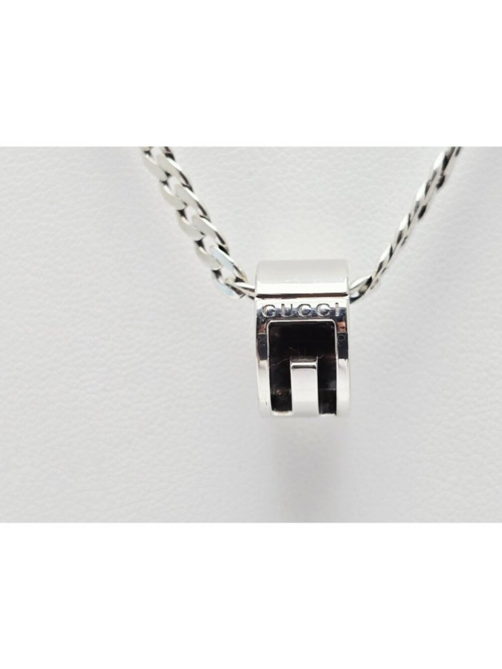 Gucci G Cut Out Round Circle Sterling Silver Charm Pendant Curb Chain Necklace - Picture 11 of 16